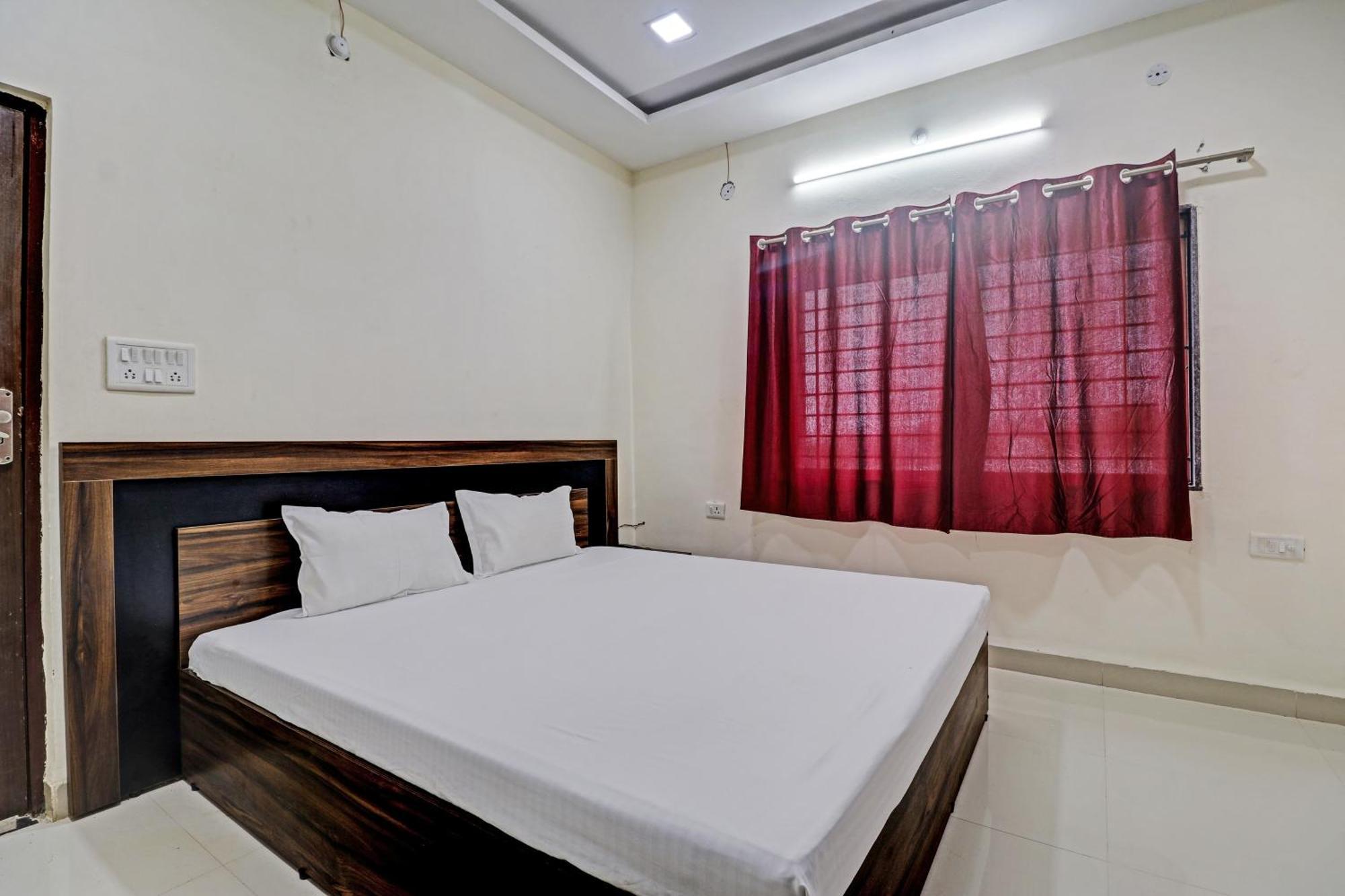 Super Hotel O Midway Treat Dhār Екстериор снимка