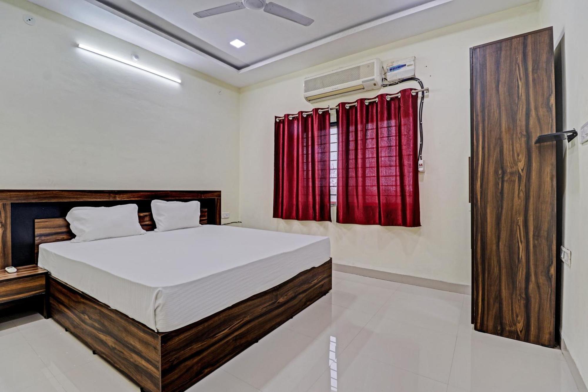 Super Hotel O Midway Treat Dhār Екстериор снимка