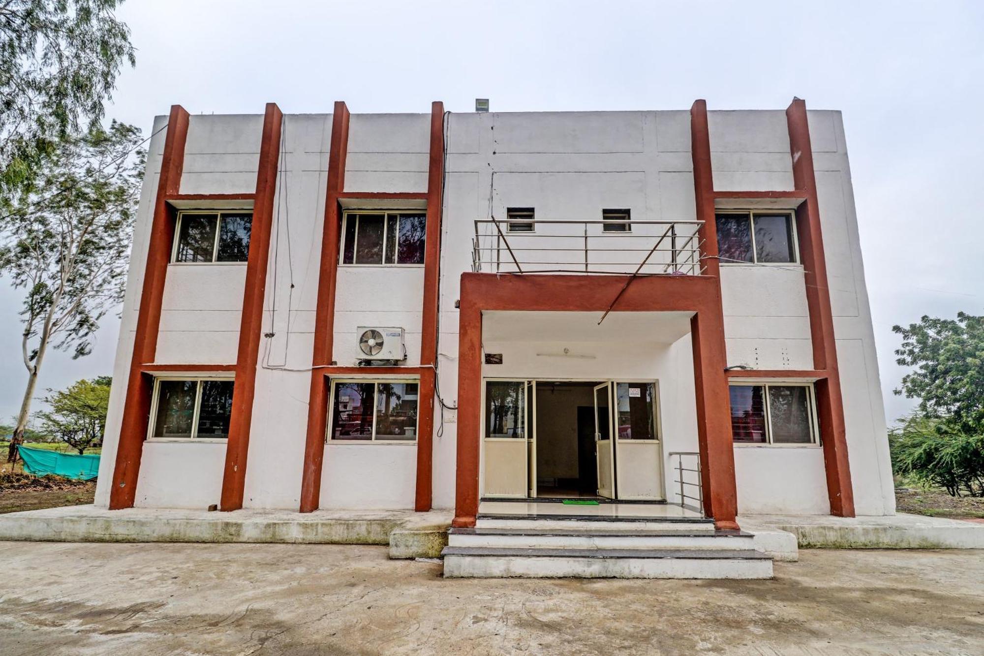 Super Hotel O Midway Treat Dhār Екстериор снимка