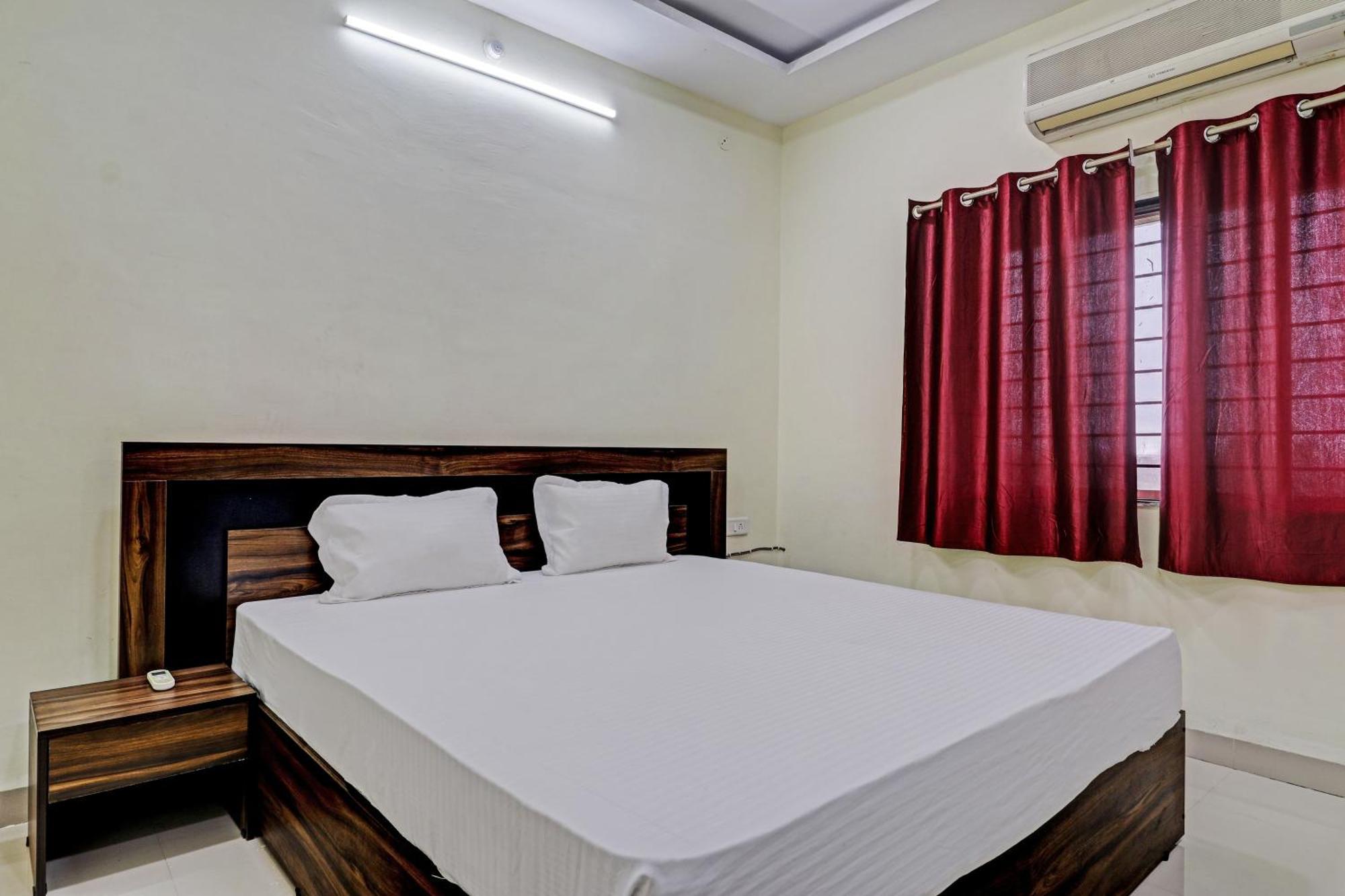 Super Hotel O Midway Treat Dhār Екстериор снимка